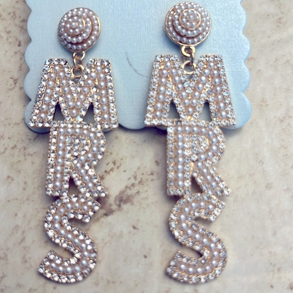 Piper k happily ever after dangle MRS earrings NEW - Picture 2 of 5